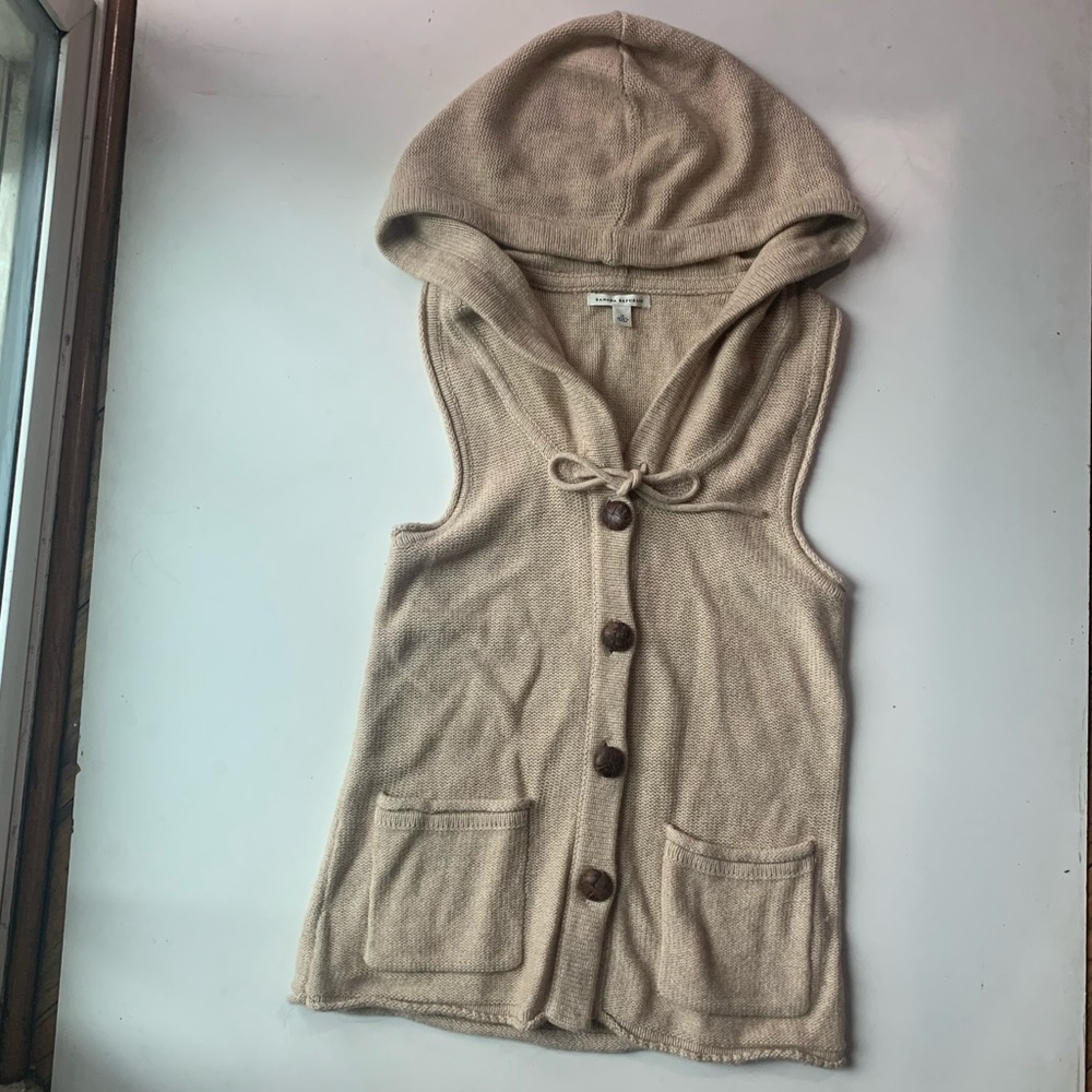 Banana republic sleeveless cardigan size m